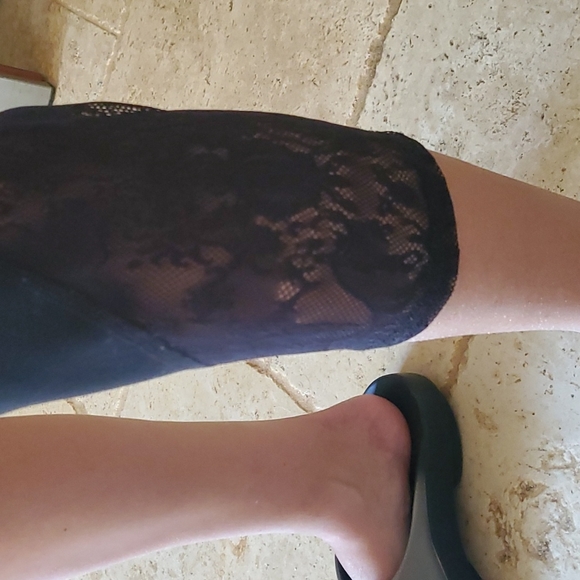 Capris - Picture 7 of 10